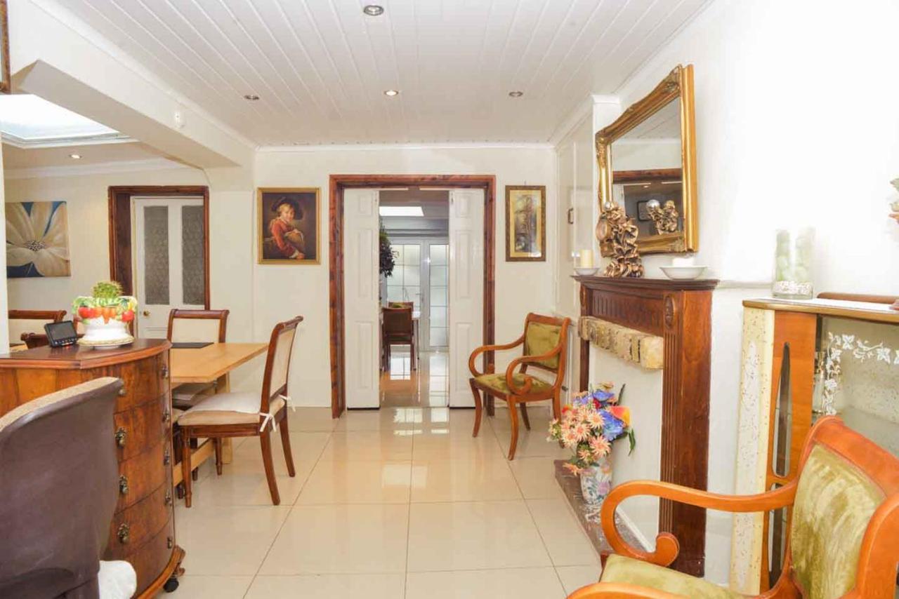 Апартаменты Pedro Host Family Лондон Экстерьер фото